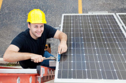 Fournisseur et installateur de panneaux photovoltaïque pour réduire son empreinte carbone  